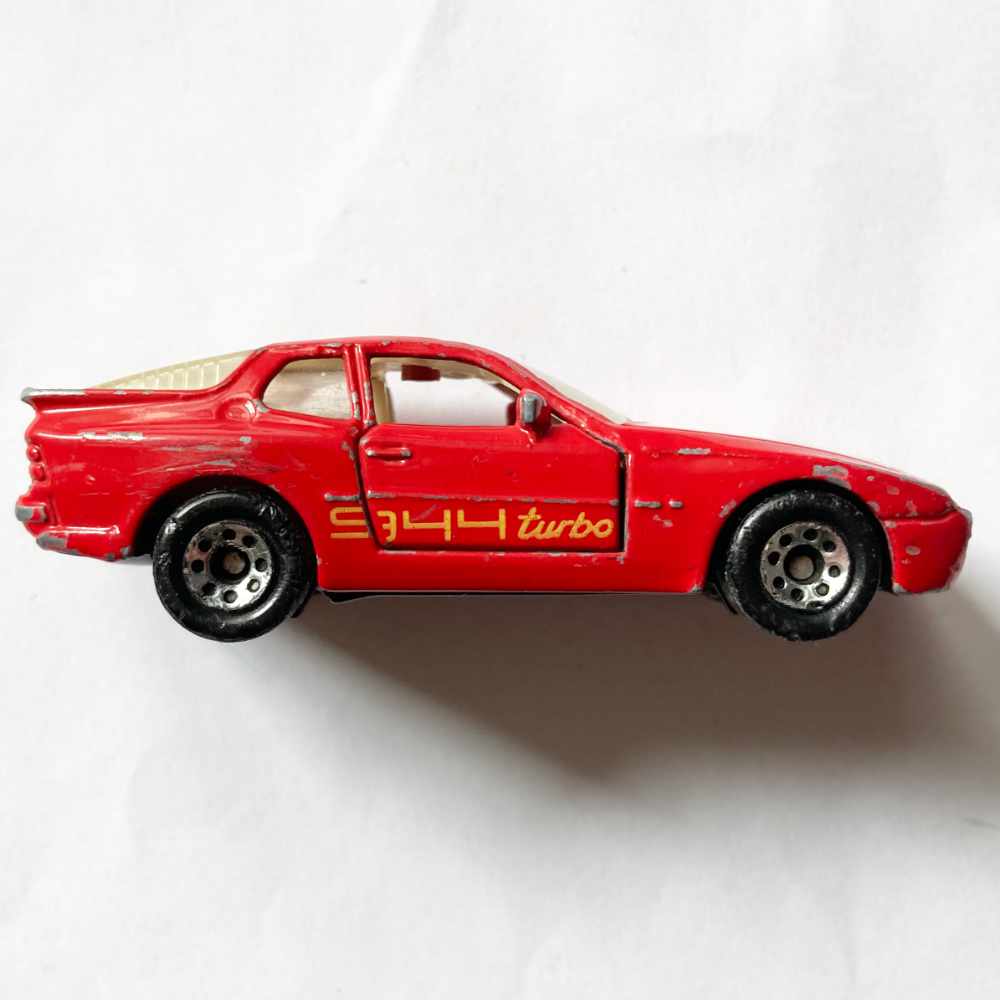 Matchbox | Porsche 944 Turbo rot - ohne Verpackung