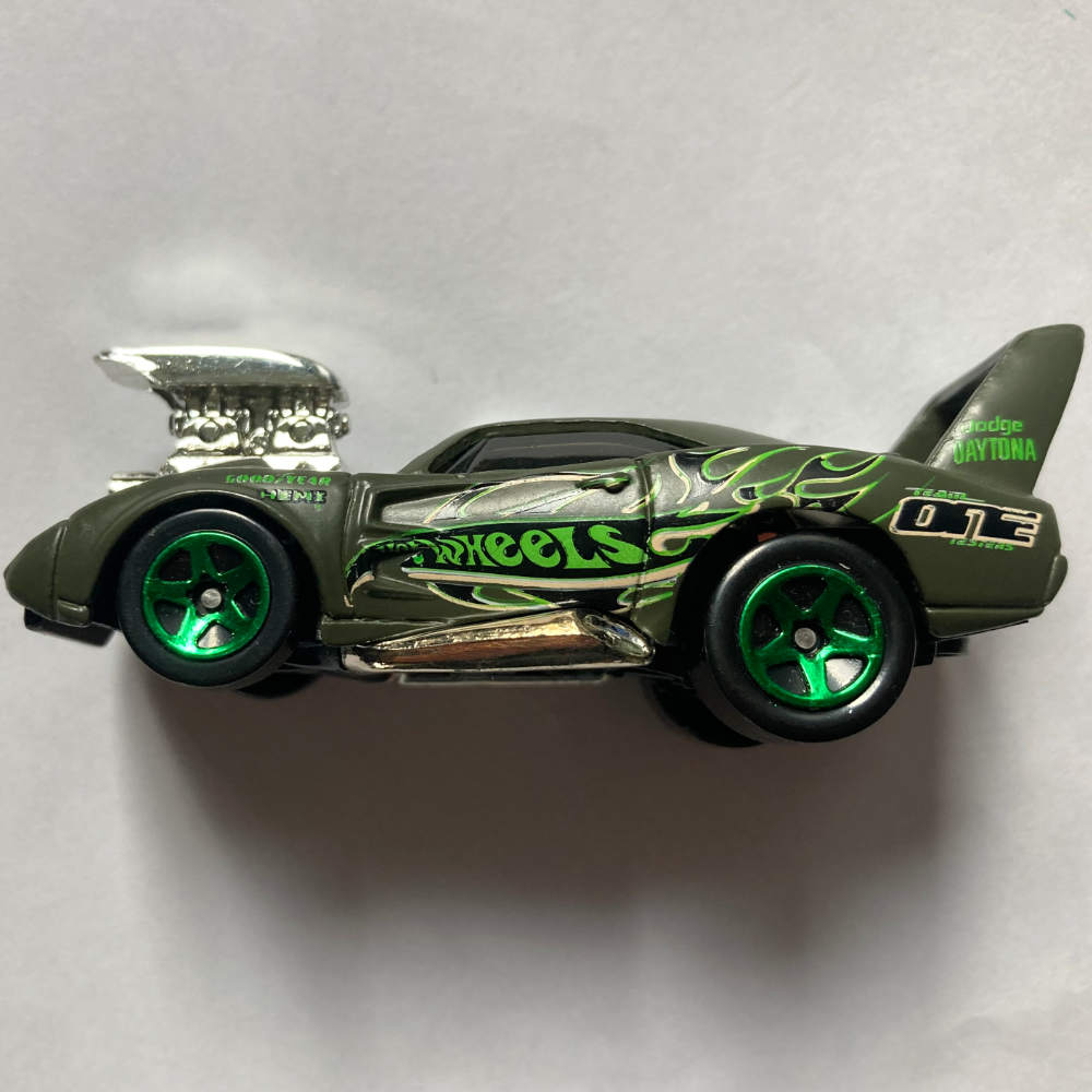 Hot Wheels | '70 Dodge Daytona matt oliv 2004 - ohne Verpackung