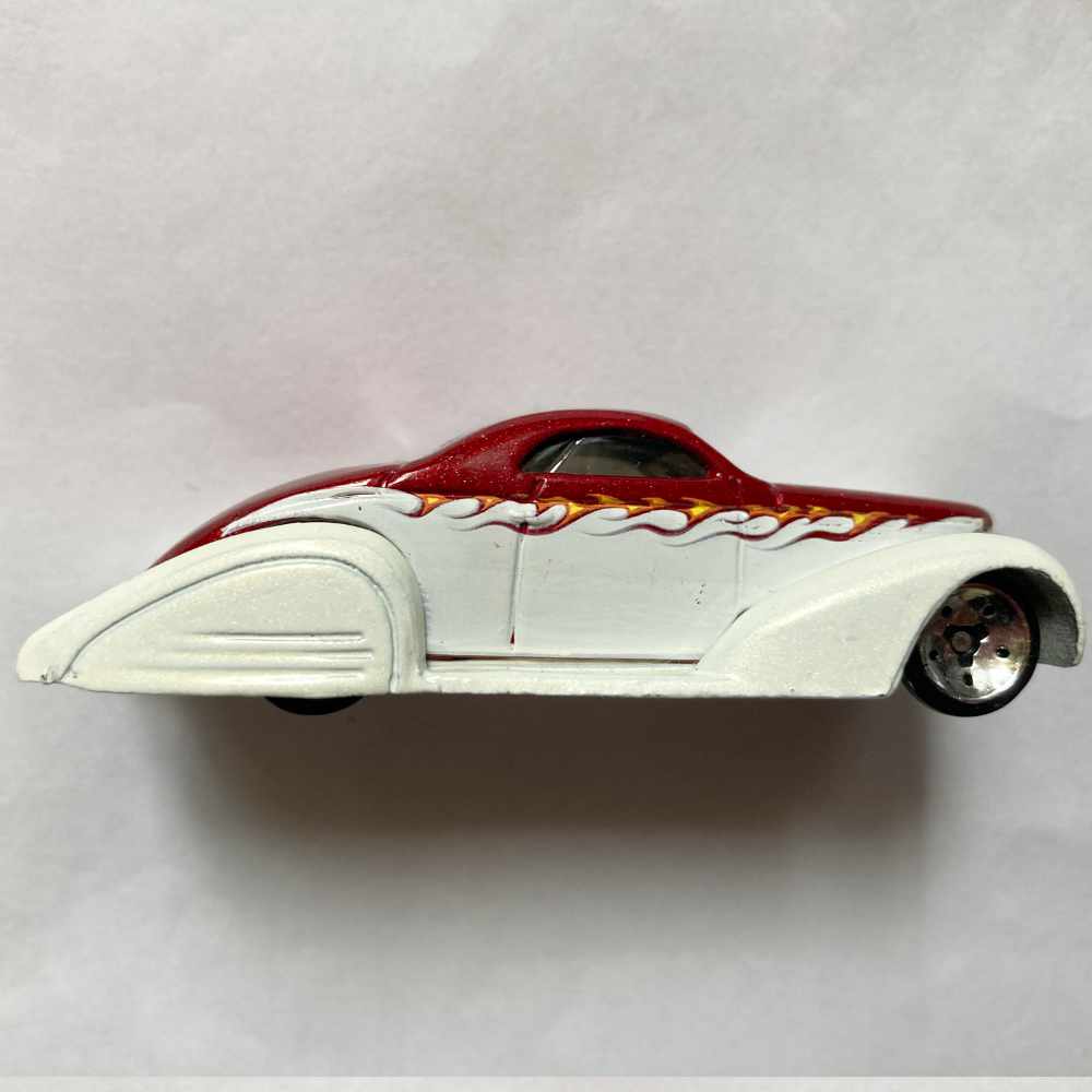 Hot Wheels | Swoop Coupe Metalflake White/Metalflake Red 2006 - ohne Verpackung