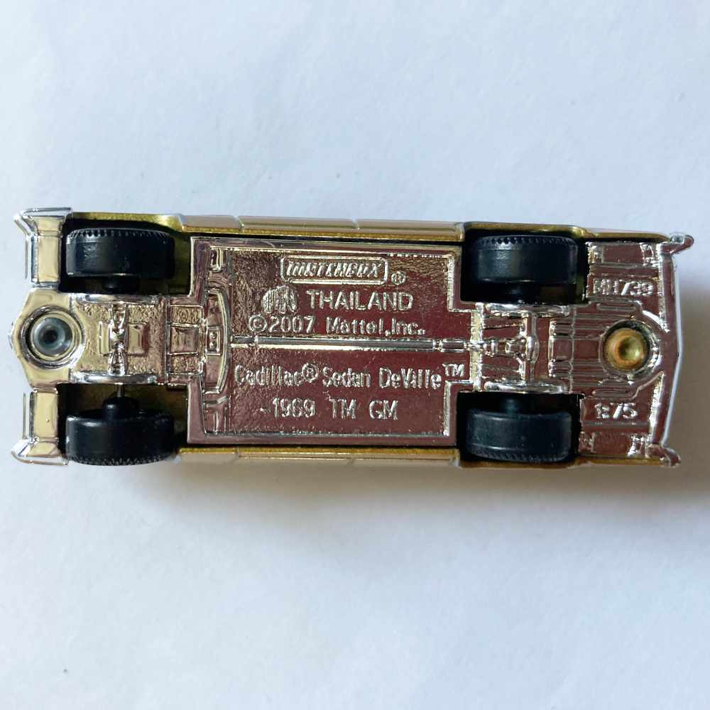 Matchbox | Cadillac Sedan DeVille gold 2008 - without packaging
