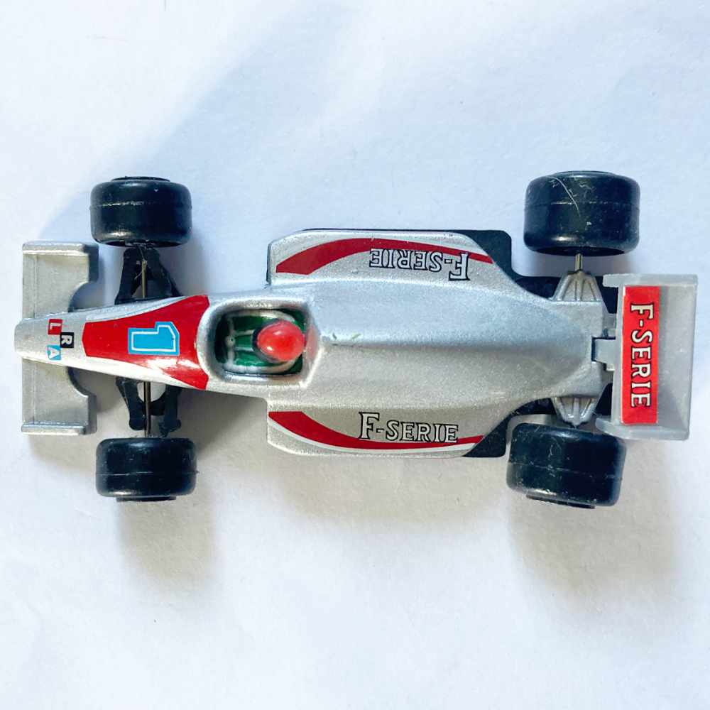 Welly | No 8250 Formel 1 Rennwagen F-SERIE silber - ohne Verpackung