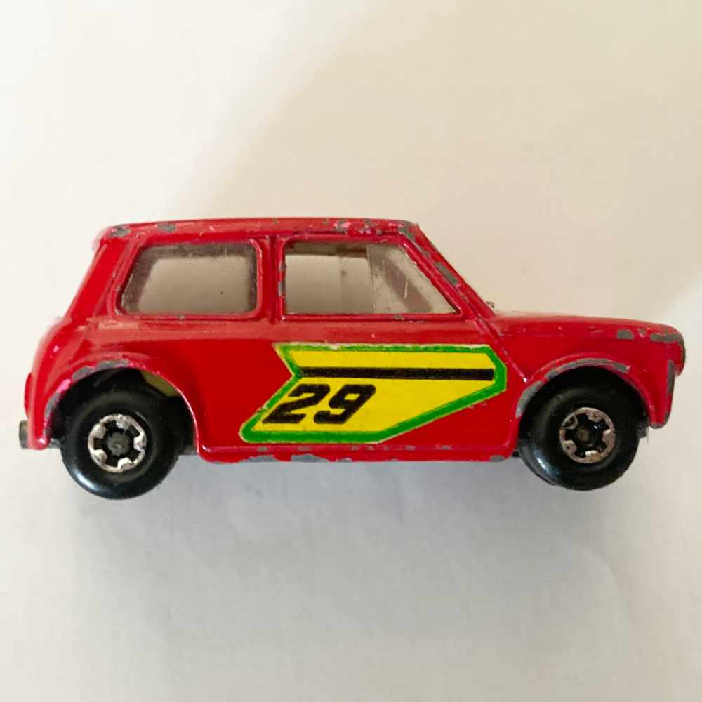 Matchbox | Superfast Racing Mini No 29 dunkelrot Cut Out Wheels - ohne Verpackung