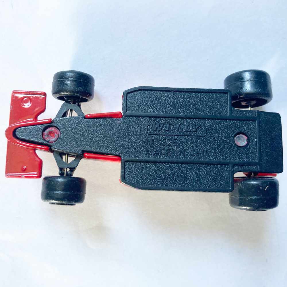 Welly | No 8250 Formel 1 Rennwagen VEVA ANDRETTI rot - ohne Verpackung