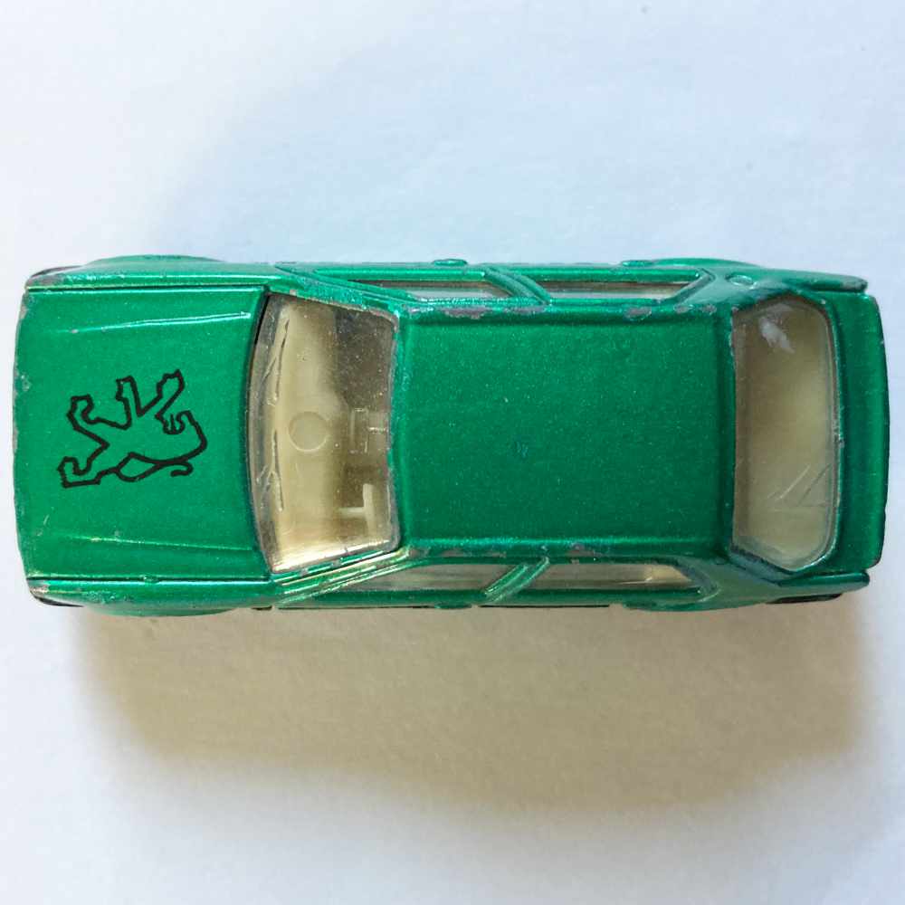 MC Toy | Peugeot 309 grünmetallic - ohne Verpackung