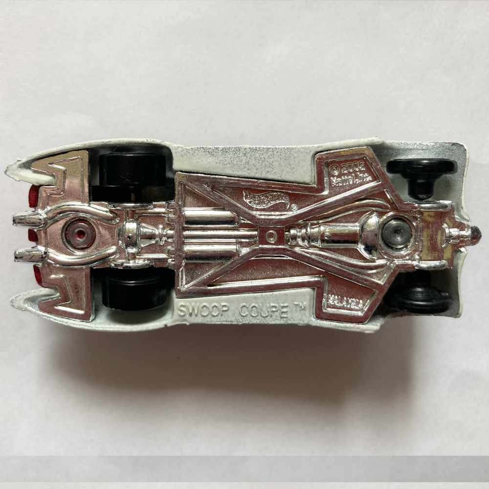 Hot Wheels | Swoop Coupe Metalflake White/Metalflake Red 2006 - ohne Verpackung
