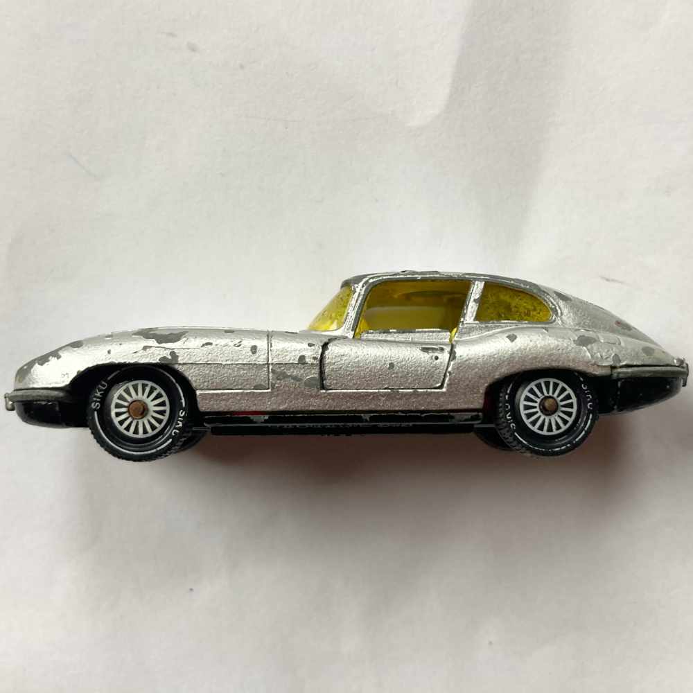 Siku | V294 Jaguar E 2+2 silber - ohne Verpackung