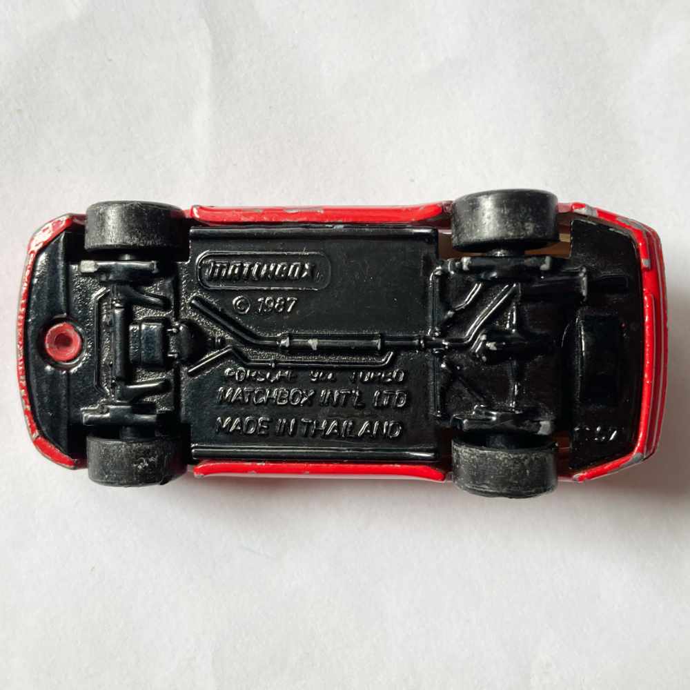Matchbox | Porsche 944 Turbo rot - ohne Verpackung