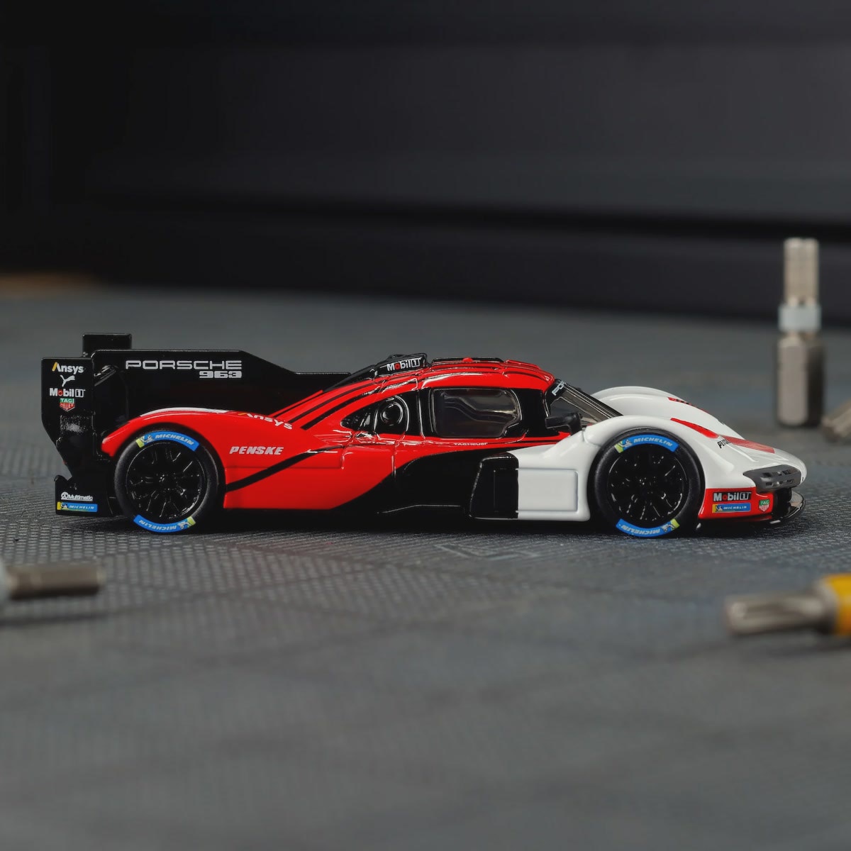 Hot Wheels | Elite 64 Porsche 963 red/black/white